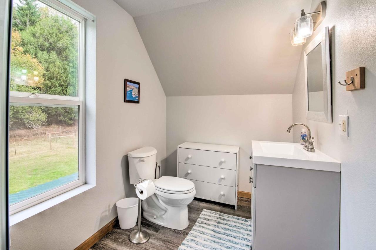 Quaint Coquille Getaway Near Beaches And Parks! Exterior photo